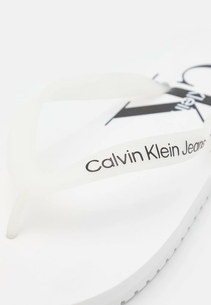 Calvin Klein Jeans BEACH MONOGRAM - Tongs - Bright White 3 Calvin Klein Jeans BEACH MONOGRAM - Tongs - Bright White – Image 3