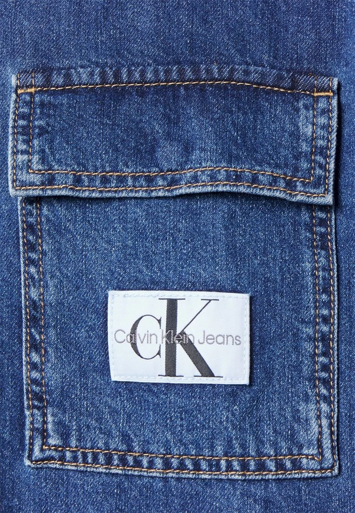 Calvin Klein Jeans RELAXED UTILITY UNISEX - Chemise - Denim Dark 3 Calvin Klein Jeans RELAXED UTILITY UNISEX - Chemise - Denim Dark – Image 3