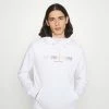 Calvin Klein Jeans PRIDE GRAPHIC HOOKUP HOODIE UNISEX - Sweatshirt - Bright White