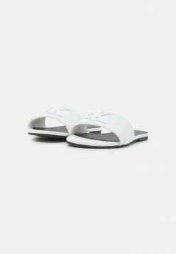 Calvin Klein Jeans FLAT - Mules - Bright White 8 Calvin Klein Jeans FLAT - Mules - Bright White -Calvin Klein Elegant Magasin acdee5c8ec004596b4759758a7fec2cb