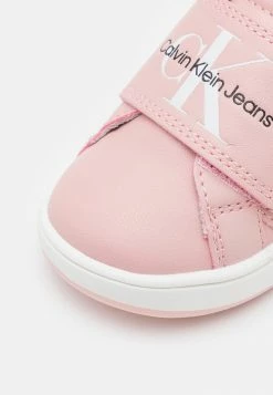 Calvin Klein Jeans Baskets Basses - Pink -Calvin Klein Elegant Magasin ae03eb50bf444c438fb44de2ef0b7e15
