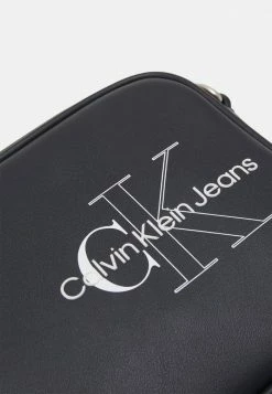 Calvin Klein Jeans SCULPTED CAMERA BAG TWO TONE - Sac Bandoulière - Black -Calvin Klein Elegant Magasin ae594e15960247188df1a13e440f3528