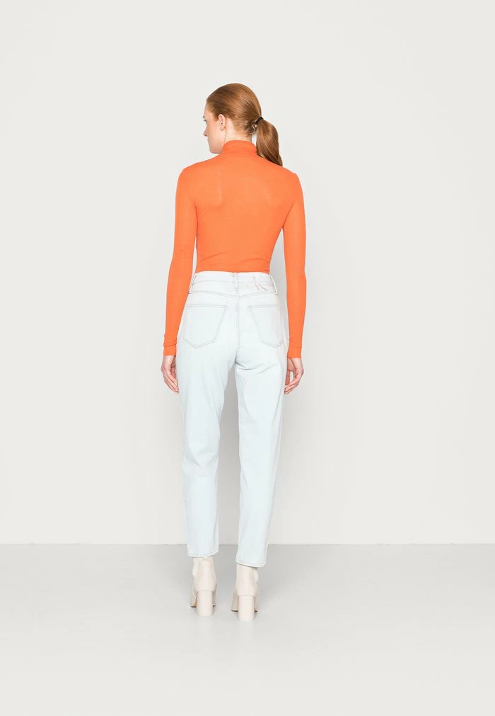 Calvin Klein Jeans MOM - Jean Boyfriend - Denim Light 3 Calvin Klein Jeans MOM - Jean Boyfriend - Denim Light – Image 3