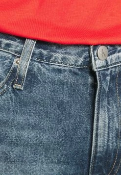 Calvin Klein Jeans MOM - Jean Boyfriend - Denim Medium -Calvin Klein Elegant Magasin b09dbb00759a4fd09f21aad758edc830