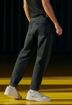 Calvin Klein Jeans REGULAR TAPER - Jean Droit - Black Denim -Calvin Klein Elegant Magasin b0d9c22e7c8b4f3ab5b77ae6b2751222