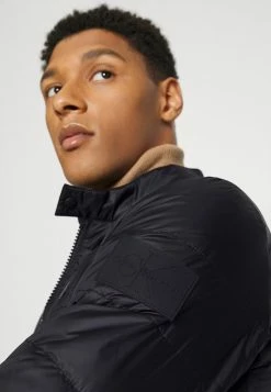 Calvin Klein Jeans BIKER JACKET - Veste Mi-saison - Black 11 Calvin Klein Jeans BIKER JACKET - Veste Mi-saison - Black -Calvin Klein Elegant Magasin b54bda6d417e4240add4fd36f53cf845