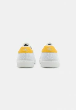 Calvin Klein Jeans CASUAL CUPSOLE - Baskets Basses - White/yellow -Calvin Klein Elegant Magasin b625ecf25e9e4ba99d04251cdcc62da5