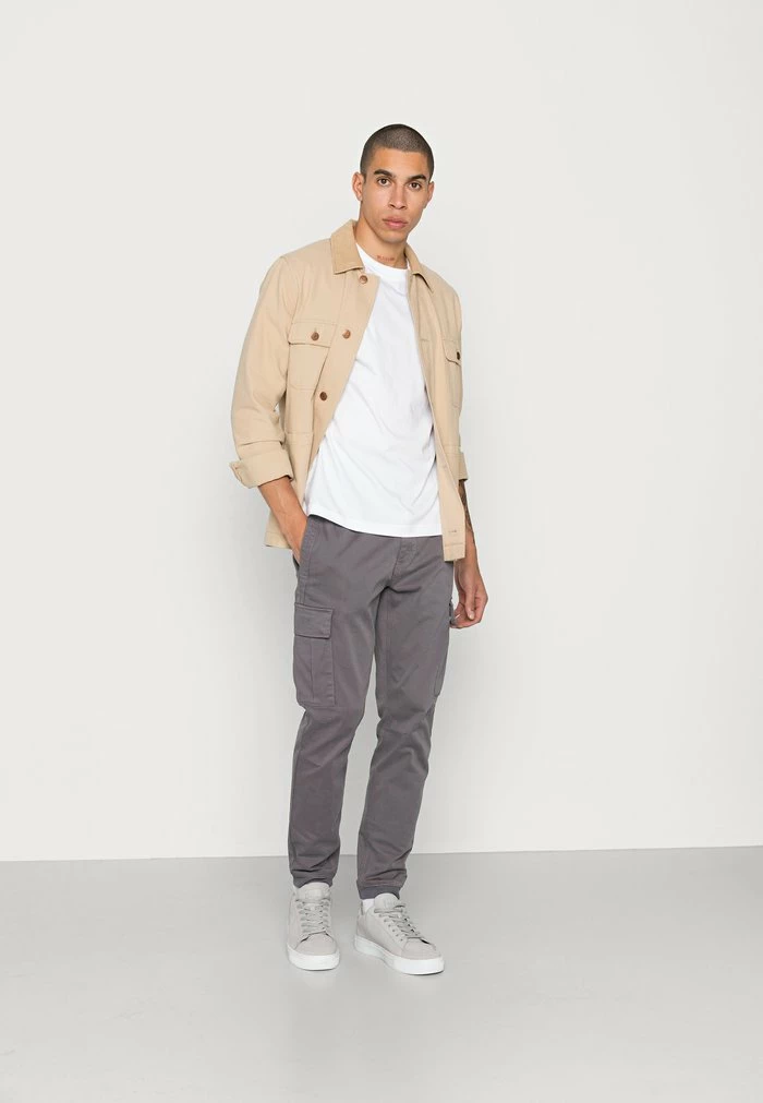 Calvin Klein Jeans SKINNY WASHED PANT - Pantalon Cargo - Fossil Grey 2 Calvin Klein Jeans SKINNY WASHED PANT - Pantalon Cargo - Fossil Grey – Image 2