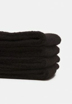 Calvin Klein Jeans Écharpe - Black -Calvin Klein Elegant Magasin bb964a2d85eb46acb0dc67bc075fc9e9