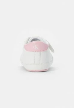 Calvin Klein Jeans Chaussons Pour Bébé - White/pink -Calvin Klein Elegant Magasin bbcf9b4cfa2c44468013239a5d817ec2
