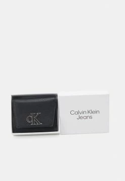 Calvin Klein Jeans MINIMAL MONOGRAM TRIFOLD - Portefeuille - Black -Calvin Klein Elegant Magasin bc59124fa4ef4f72b909b09c41beb64e