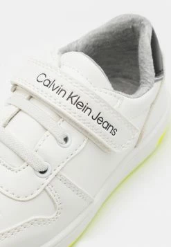 Calvin Klein Jeans UNISEX - Baskets Basses - White/black 11 Calvin Klein Jeans UNISEX - Baskets Basses - White/black -Calvin Klein Elegant Magasin bfd8403e63c34fcd88585211ff3b8fb3