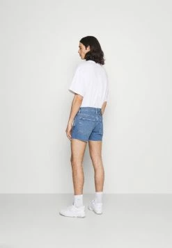 Calvin Klein Jeans PRIDE FASHION FIT UNISEX - Short - Denim Medium -Calvin Klein Elegant Magasin c0d90e6a508f4024b8c158bc0eeab670