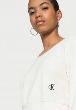 Calvin Klein Jeans SCOOP NECK - Sweatshirt - Tofu 9 Calvin Klein Jeans SCOOP NECK - Sweatshirt - Tofu -Calvin Klein Elegant Magasin c3eefb38a7914ad8bf79c2c8f80b94fc