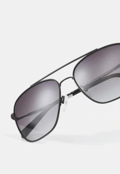 Calvin Klein Jeans Lunettes De Soleil - Matte Black -Calvin Klein Elegant Magasin c43648db354a4862a1f74712fb70824e