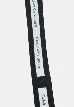 Calvin Klein Jeans ULTRALIGHT DOUBLE ZIP CAMERA BAG - Sac Bandoulière - Black -Calvin Klein Elegant Magasin c556ec603b2d4d308bd62efdcb0636f8