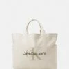 Calvin Klein Jeans LOGO SHOPPER - Sac Bandoulière - Eggshell