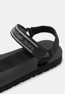 Calvin Klein Jeans PREFRESATO - Sandales De Randonnée - Triple Black -Calvin Klein Elegant Magasin c8b042dfcd1c4aeea1ebd42f96f498d1