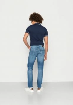 Calvin Klein Jeans SLIM - Jean Slim - Denim Medium 7 Calvin Klein Jeans SLIM - Jean Slim - Denim Medium -Calvin Klein Elegant Magasin c8d70de72c7844e88d25eda0e01296db