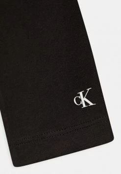 Calvin Klein Jeans INSTITUTIONAL TEE UNISEX - T-shirt à Manches Longues - Ck Black -Calvin Klein Elegant Magasin ca2f470054bf417aafeb22db3b92f7e4