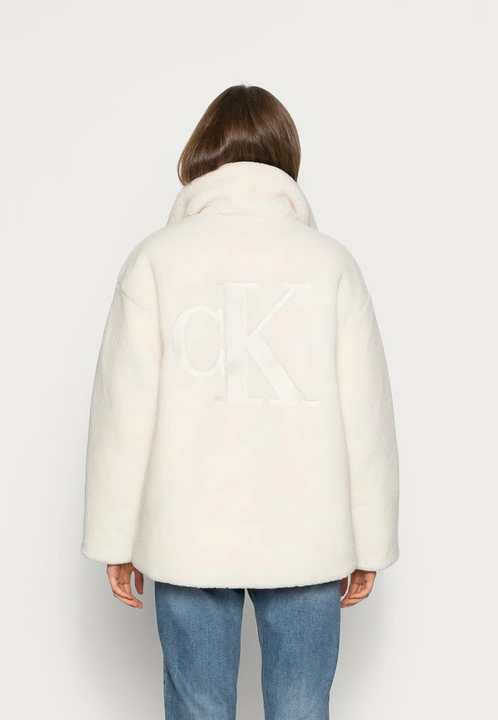 Calvin Klein Jeans BACK EMBROIDERY SHERPA JACKET - Veste D'hiver - Muslin 3 Calvin Klein Jeans BACK EMBROIDERY SHERPA JACKET - Veste D'hiver - Muslin – Image 3
