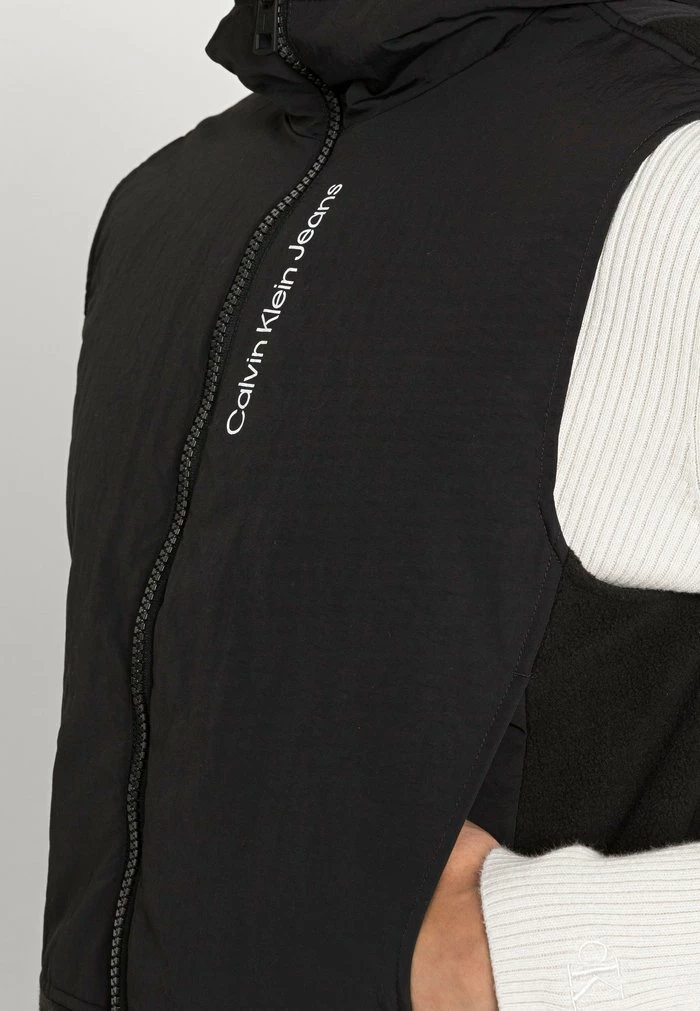 Calvin Klein Jeans SUBTLE BLOCKING HOODED VEST - Veste Sans Manches - Black 5 Calvin Klein Jeans SUBTLE BLOCKING HOODED VEST - Veste Sans Manches - Black – Image 5