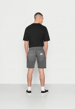 Calvin Klein Jeans REGULAR SHORT - Short En Jean - Denim Black 7 Calvin Klein Jeans REGULAR SHORT - Short En Jean - Denim Black -Calvin Klein Elegant Magasin cc1dfd97f27e42939b82d3e62c07fcd2