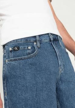 Calvin Klein Jeans STRAIGHT SHORT - Short En Jean - Denim Medium -Calvin Klein Elegant Magasin ccd547deb5ca4e7299e528934f7853b5