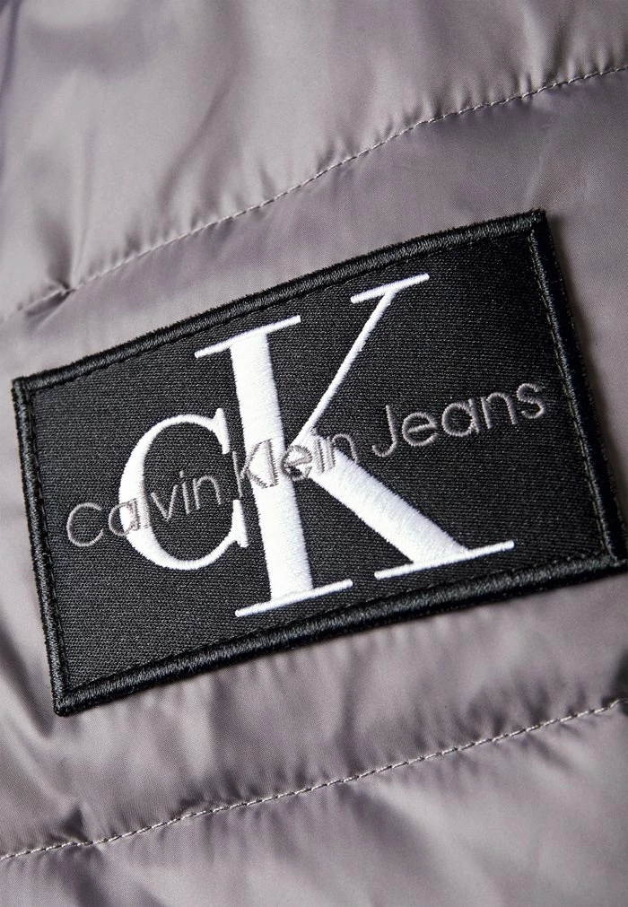 Calvin Klein Jeans LIGHTWEIGHT PADDED JACKET - Veste D'hiver - Fossil Grey 7 Calvin Klein Jeans LIGHTWEIGHT PADDED JACKET - Veste D'hiver - Fossil Grey – Image 7