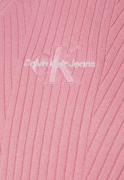 Calvin Klein Jeans MONOGRAM EMBROIDERY ROLL NECK - Pullover - Lipstick Pink -Calvin Klein Elegant Magasin ce5fb768ea444d7aabc6b6cb1e059f30
