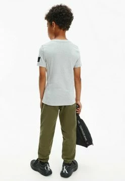 Calvin Klein Jeans BLOCKING BADGE FITTED - T-shirt Imprimé - Light Grey Heather -Calvin Klein Elegant Magasin d02cdf555fd442b5842baf0d1d44d1a2