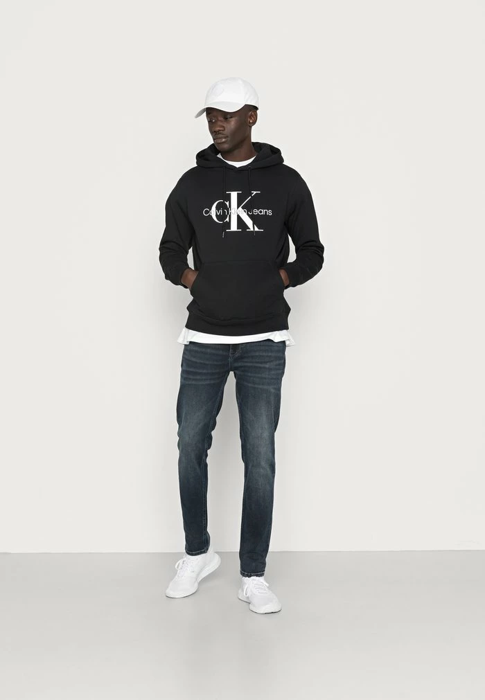 Calvin Klein Jeans CORE MONOGRAM HOODIE - Sweatshirt - Black 2 Calvin Klein Jeans CORE MONOGRAM HOODIE - Sweatshirt - Black – Image 2