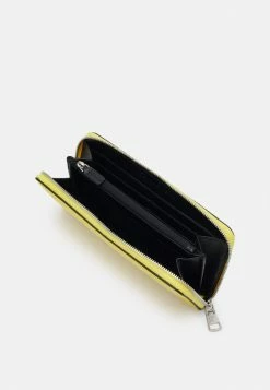 Calvin Klein Jeans SCULPTED ZIP AROUND TWO TONE - Portefeuille - Super Lemon 7 Calvin Klein Jeans SCULPTED ZIP AROUND TWO TONE - Portefeuille - Super Lemon -Calvin Klein Elegant Magasin d6237396191c4b45b5167346fb45132b