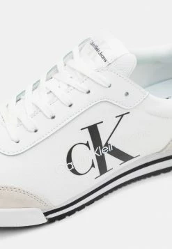 Calvin Klein Jeans RUNNER - Baskets Basses - Bright White 11 Calvin Klein Jeans RUNNER - Baskets Basses - Bright White -Calvin Klein Elegant Magasin d6f3579353cd41b8a5f3f4a334c16086
