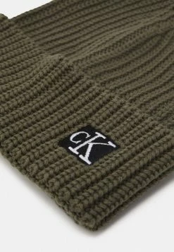 Calvin Klein Jeans MODERN ESSENTIALS BEANIE UNISEX - Bonnet - Green -Calvin Klein Elegant Magasin d8c017e289fc41d9bf50f32aca31fa54