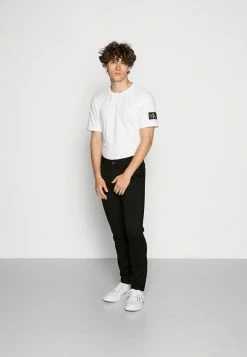 Calvin Klein Elegant Magasin -Calvin Klein Elegant Magasin da4534480ee64f2cae4f96332fbb5811