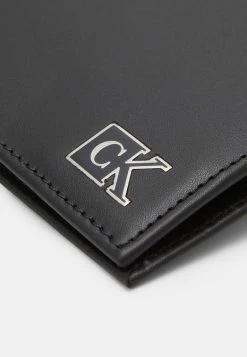 Calvin Klein Jeans PLAQUE BILLFOLD COIN - Portefeuille - Black -Calvin Klein Elegant Magasin daadf2381bc2457282ca765235cfb185