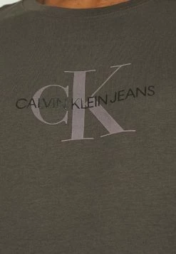 Calvin Klein Jeans ARCHIVAL MONOGRAM TEE UNISEX - T-shirt Imprimé - Black Olive/crockery 11 Calvin Klein Jeans ARCHIVAL MONOGRAM TEE UNISEX - T-shirt Imprimé - Black Olive/crockery -Calvin Klein Elegant Magasin db671f83197a4fd4b8460bf11e2ba5e6