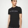 Calvin Klein Jeans INSTITUTIONAL TEE - T-shirt Imprimé - Black