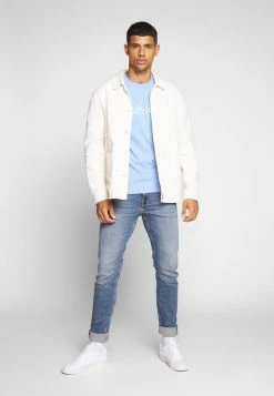 Calvin Klein Elegant Magasin -Calvin Klein Elegant Magasin de5f4817cb304bc5bb8eaec37e6fc3a5