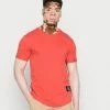 Calvin Klein Jeans BADGE TURN UP SLEEVE - T-shirt Basique - Koralle