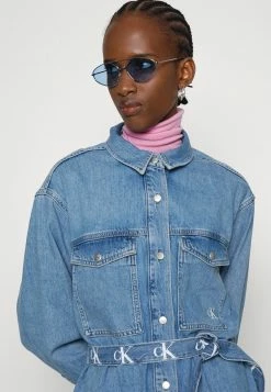 Calvin Klein Jeans DRESS - Robe En Jean - Denim Medium -Calvin Klein Elegant Magasin df2ace9232a64f8eab111a25573eb363