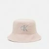 Calvin Klein Jeans Chapeau - Pale Conch Shell