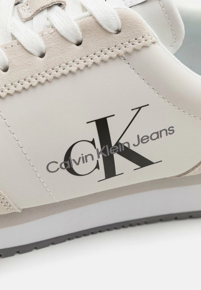 Calvin Klein Jeans RETRO RUNNER - Baskets Basses - Bright White 6 Calvin Klein Jeans RETRO RUNNER - Baskets Basses - Bright White – Image 6