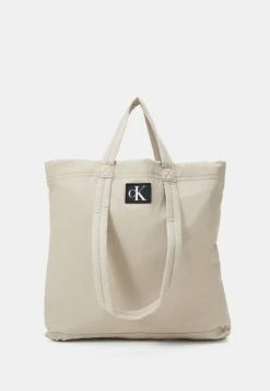 Calvin Klein Jeans CITY SQUARE TOTE - Cabas - Eggshell