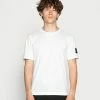 Calvin Klein Jeans MONOGRAM SLEEVE BADGE TEE - T-shirt Basique - Bright White