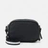 Calvin Klein Jeans ULTRALIGHT DOUBLE ZIP CAMERA BAG - Sac Bandoulière - Black