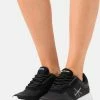 Calvin Klein Jeans RUNNER LACEUP - Baskets Basses - Black