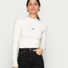 Calvin Klein Jeans VELVET LONG SLEEVE - T-shirt à Manches Longues - Tofu