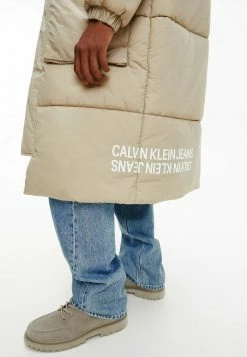 Calvin Klein Jeans SUSTAINABLE CRINKLE - Veste D'hiver - Crockery -Calvin Klein Elegant Magasin e9c594e94d2047808cb7cfe0cfe5f4e9